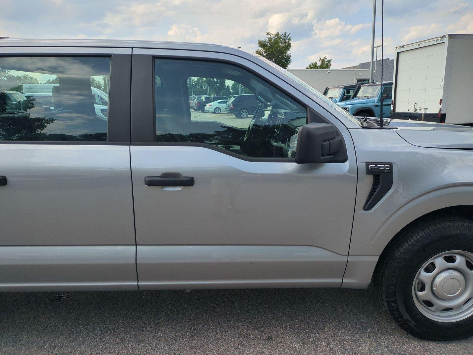 Used 2022 Iconic Silver Ford XL image 35