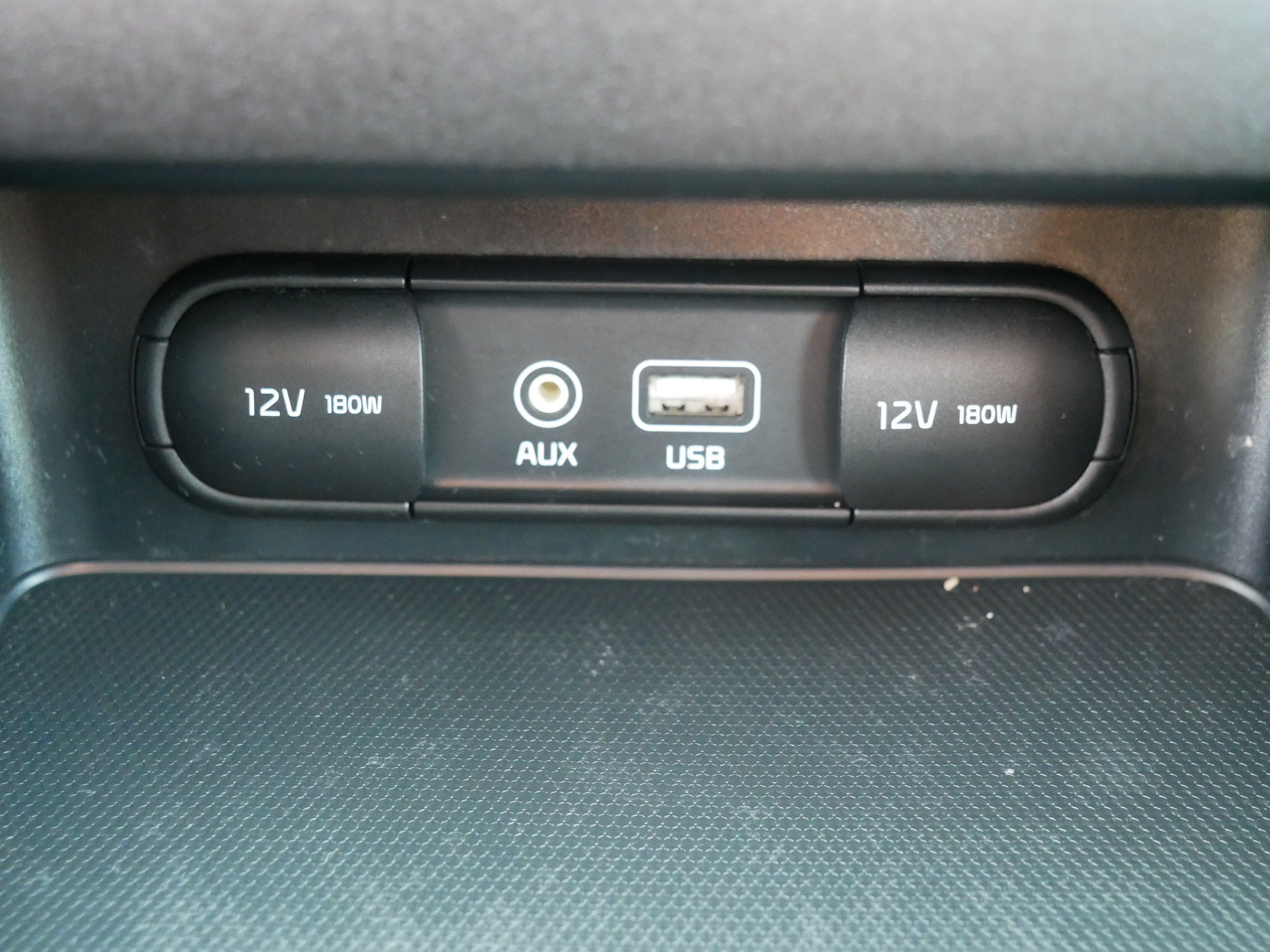 Used 2019 Clear White Kia LXS image 33