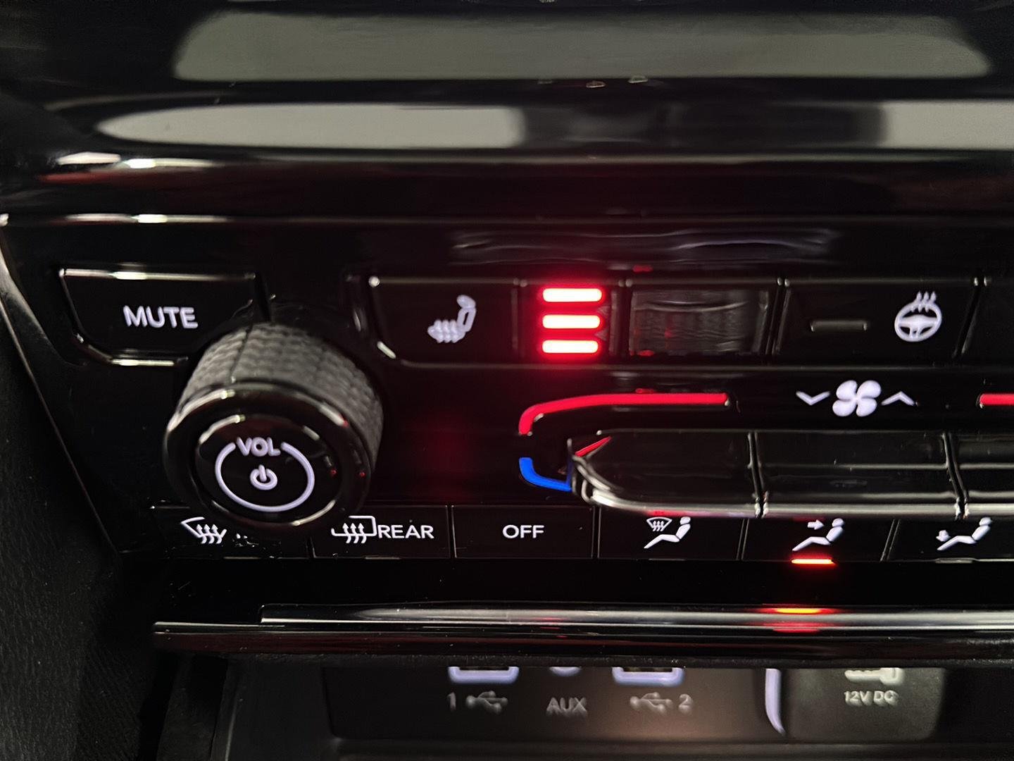 Used 2025 Silver Zynith Jeep Altitude X image 36