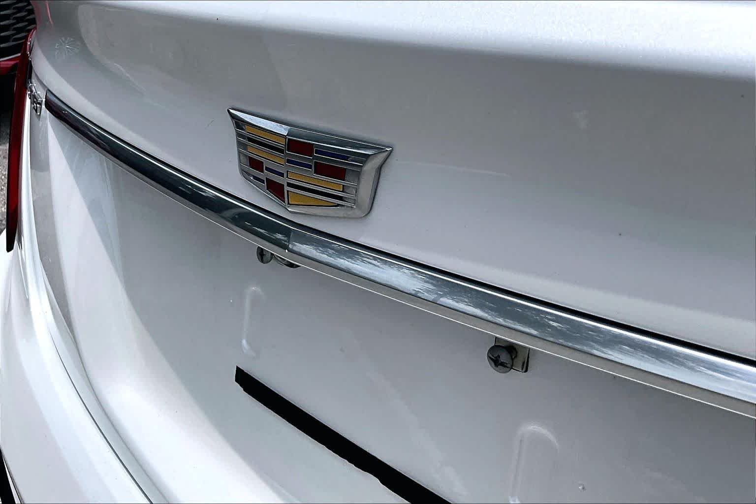 Used 2023 CRYSTAL WHITE TRICOAT Cadillac Luxury image 60