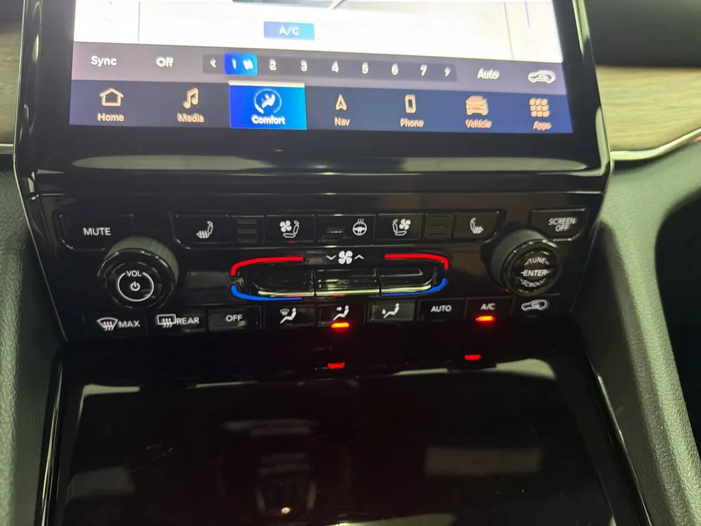 Used 2023 White Jeep Summit image 20