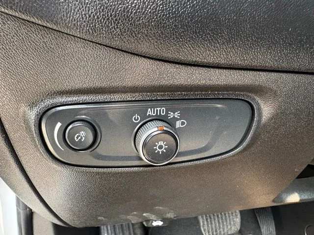 2023 Chevrolet Equinox LT - Photo 18