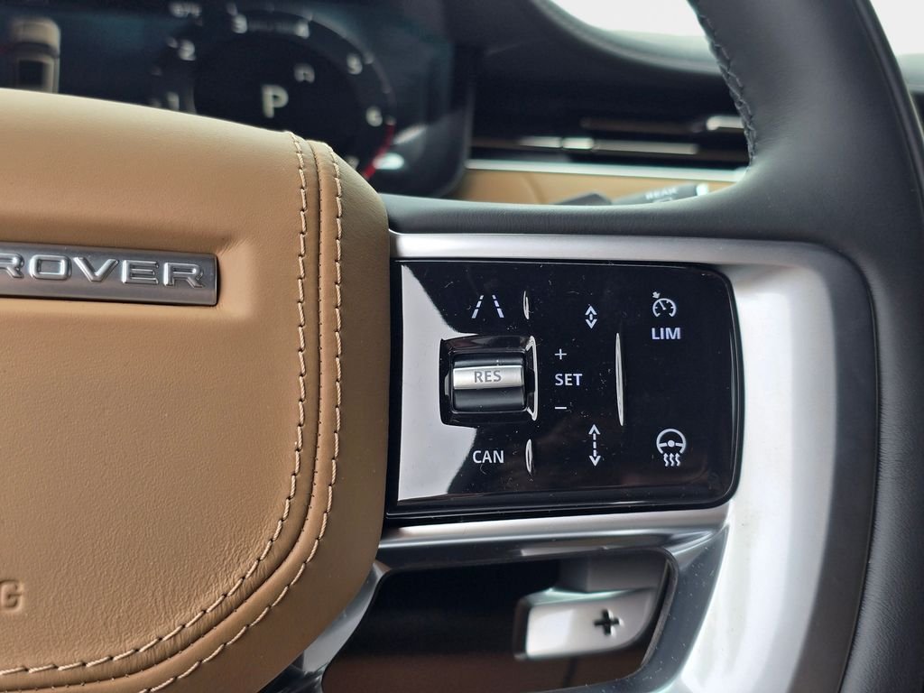 New 2026 Carpathian Grey LAND ROVER SE 7 Seats image 18