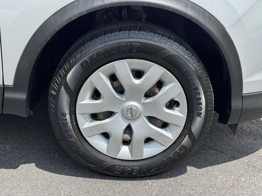 Used 2019 Silver Nissan S image 26