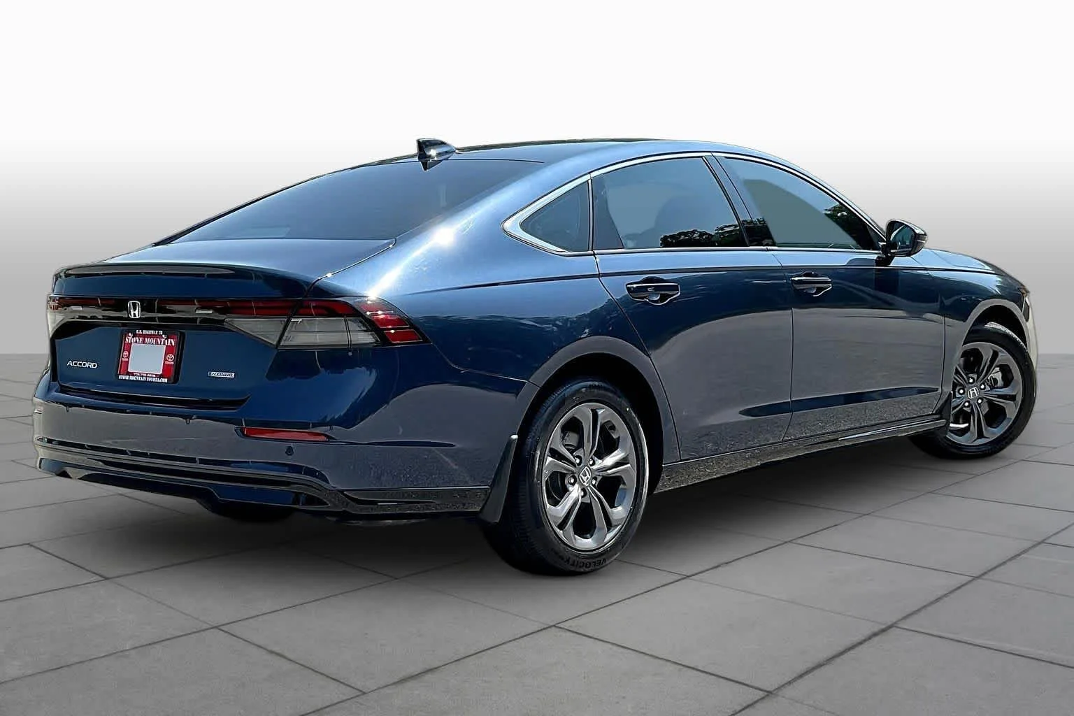 Used 2024 Canyon River Blue Metallic Honda EX-L image 13