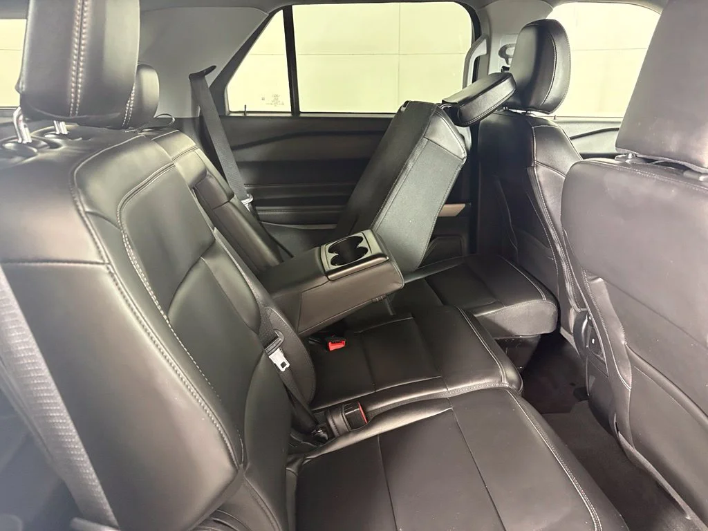 Used 2023 Silver Ford XLT image 17