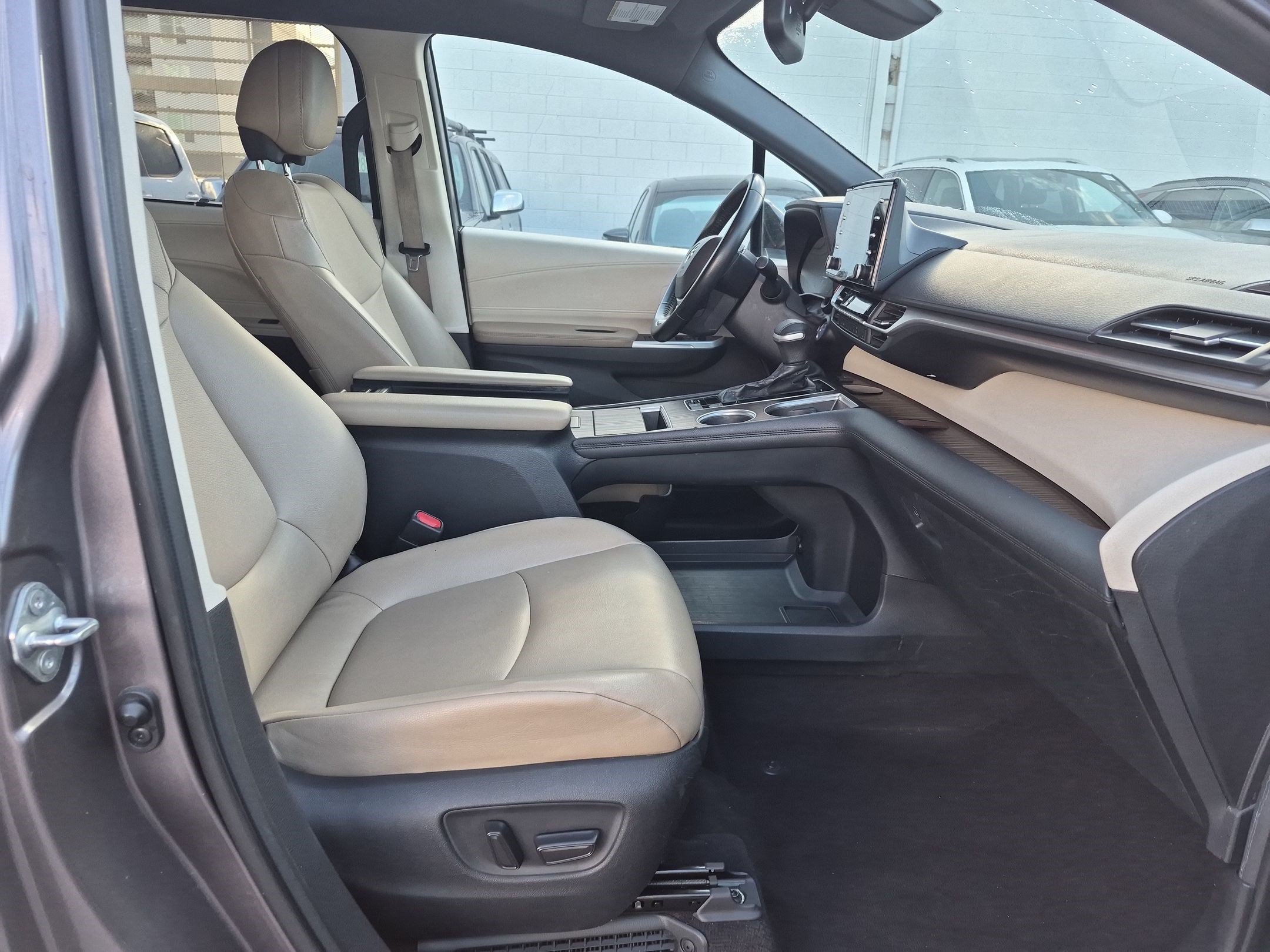 Used 2021 Predawn Gray Mica Toyota XLE image 27