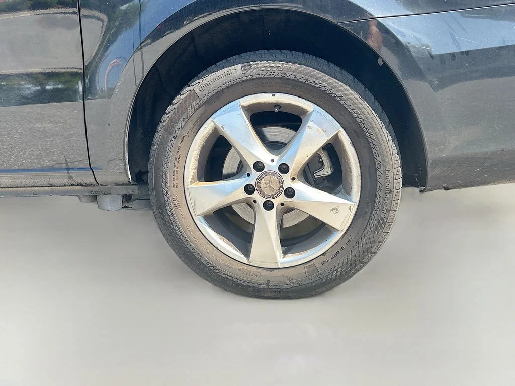 Used 2018  Mercedes-Benz Cargo image 11