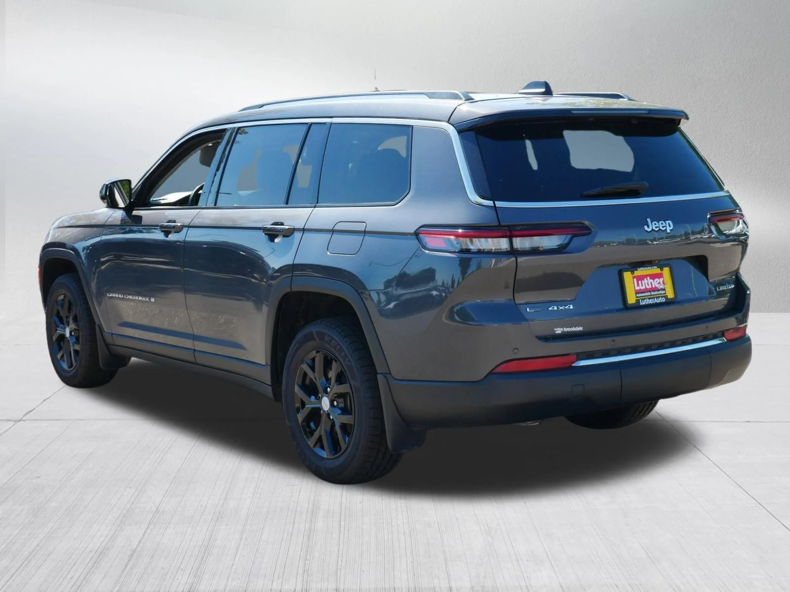 Used 2022 Baltic Gray Metallic Clearcoat Jeep Limited image 5