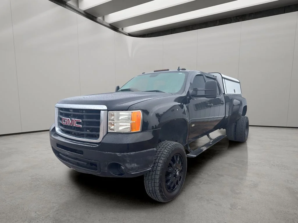 2008 GMC Sierra 4WD Crew Cab 8ft SLT DRW's photo