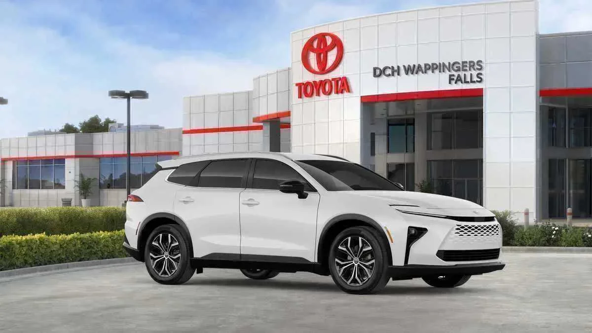 New 2026 Oxygen White <sup>1</sup> Toyota  XLE image 24