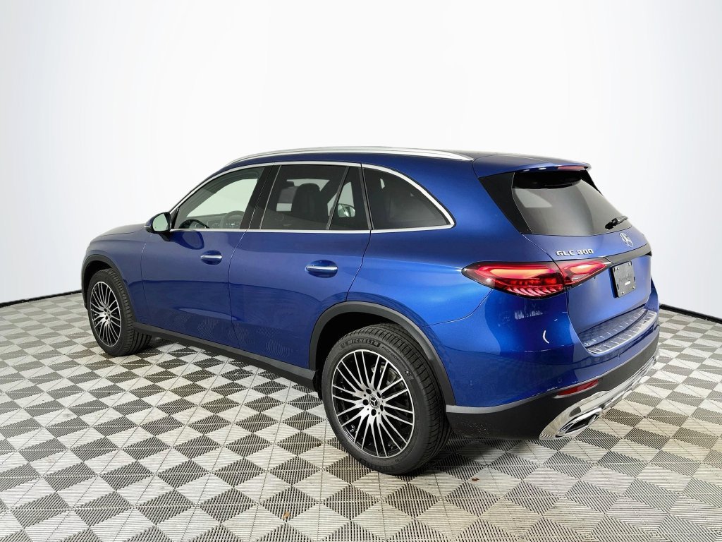 New 2027 Blue Mercedes-Benz GLC 300 image 5