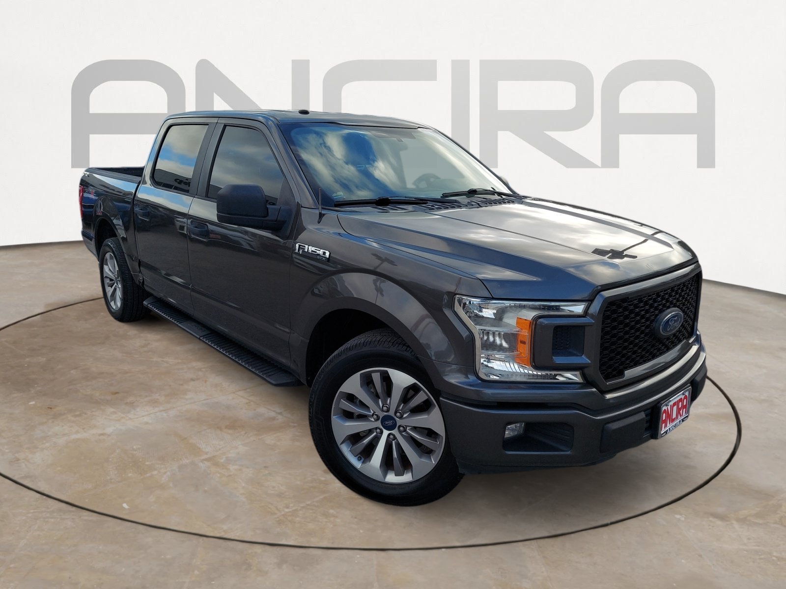 Used 2018 Magnetic Metallic Ford XL image 4