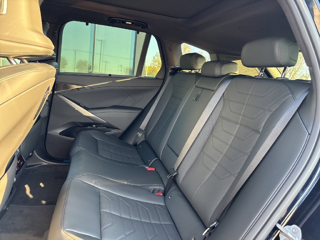 New 2027 Carbon Black Metallic BMW  image 15