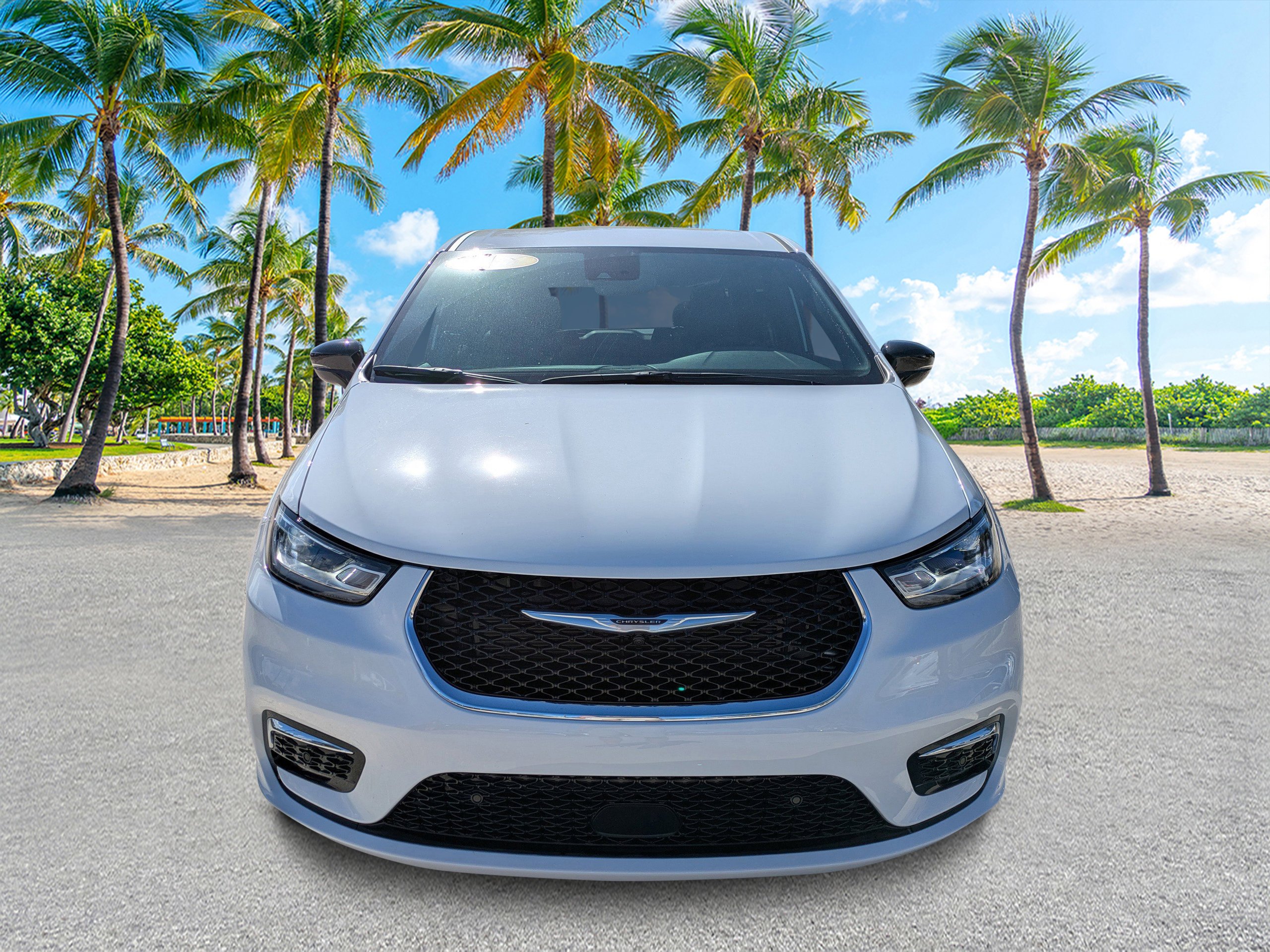 New 2026 Bright White Clear-Coat Exterior Paint Chrysler Select image 8