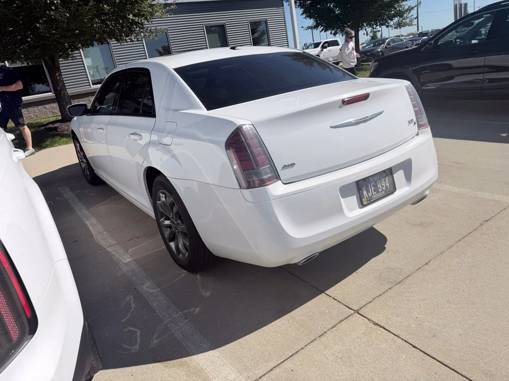 Used 2014 White Chrysler S image 5