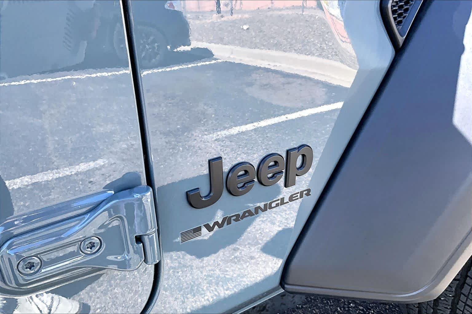 Used 2026 Anvil Clearcoat Jeep Sport image 28