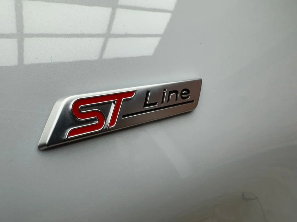 New 2026 Space White Metallic Ford ST-Line image 33