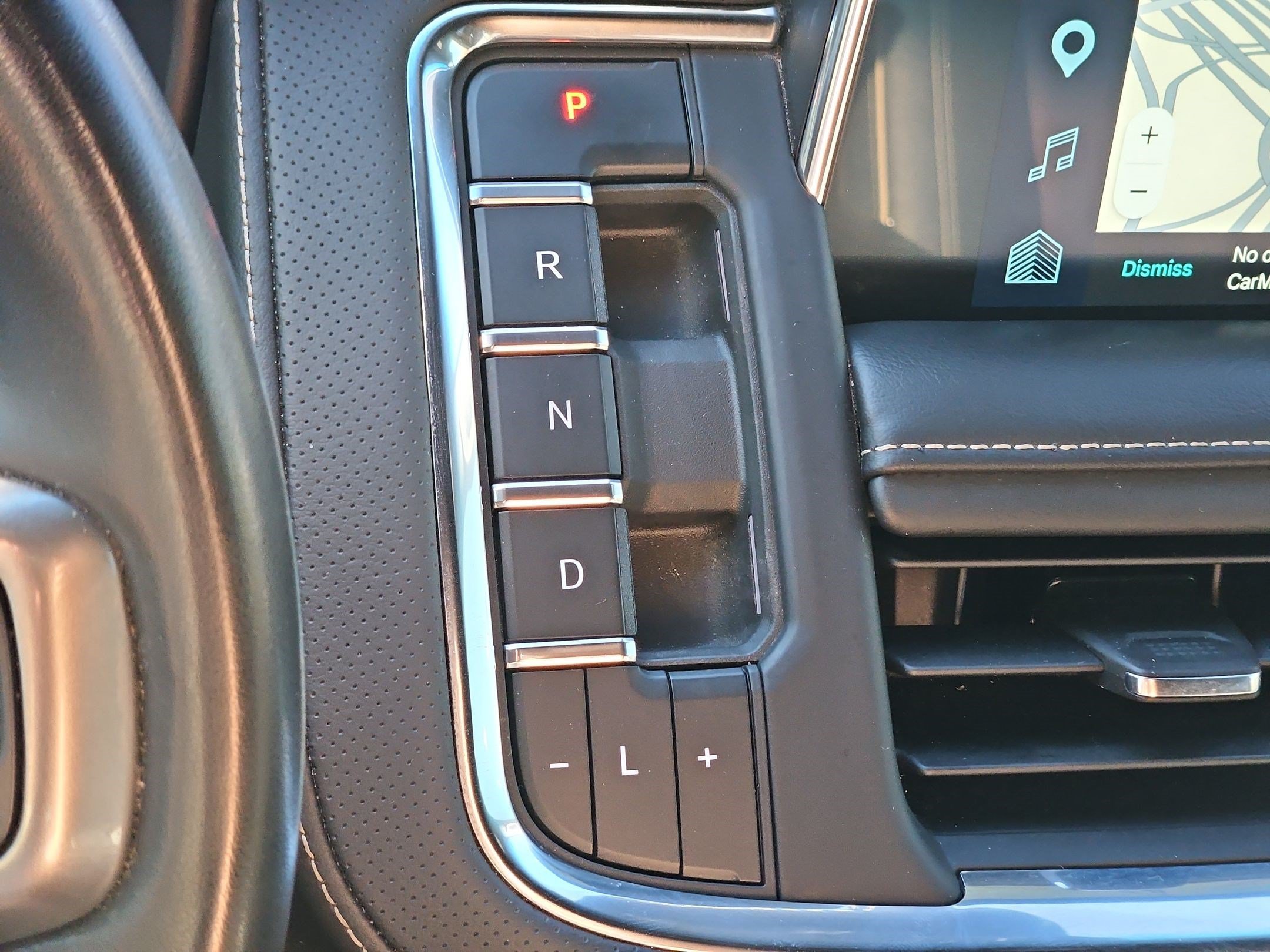 2023 Chevrolet Suburban Premier - Photo 23
