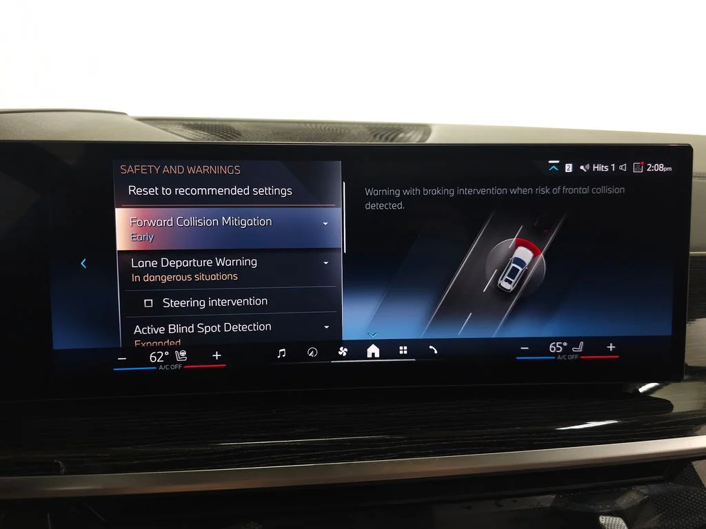Used 2025 White BMW xDrive40i image 29