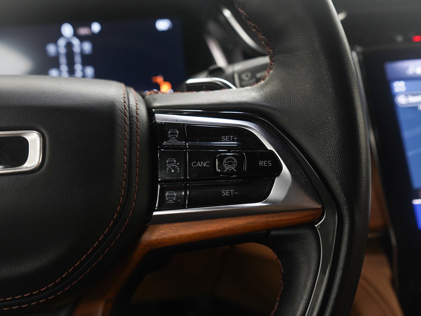 Used 2022 Ember Pearlcoat Jeep Summit image 32