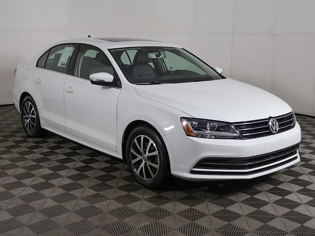 Used 2017 Volkswagen Jetta SE with VIN 3VWDB7AJ0HM295635 for sale in Parma, OH