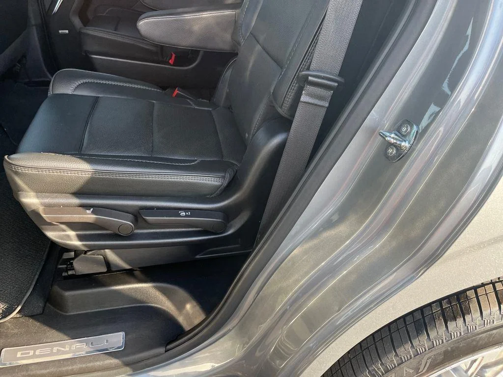 2023 GMC Yukon Denali - Photo 24
