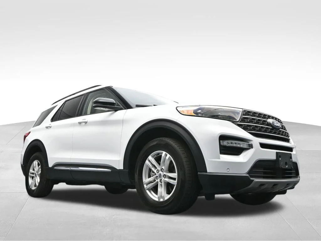 Used 2023 Oxford White Ford XLT image 32