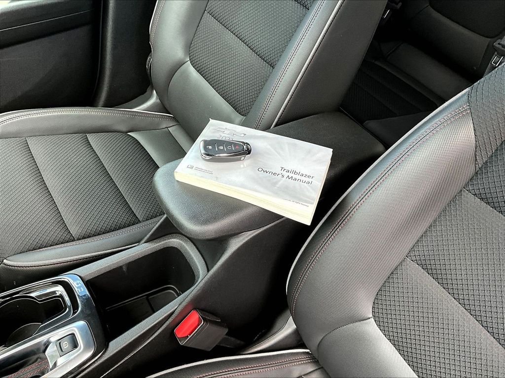 Used 2021 White Chevrolet RS image 36