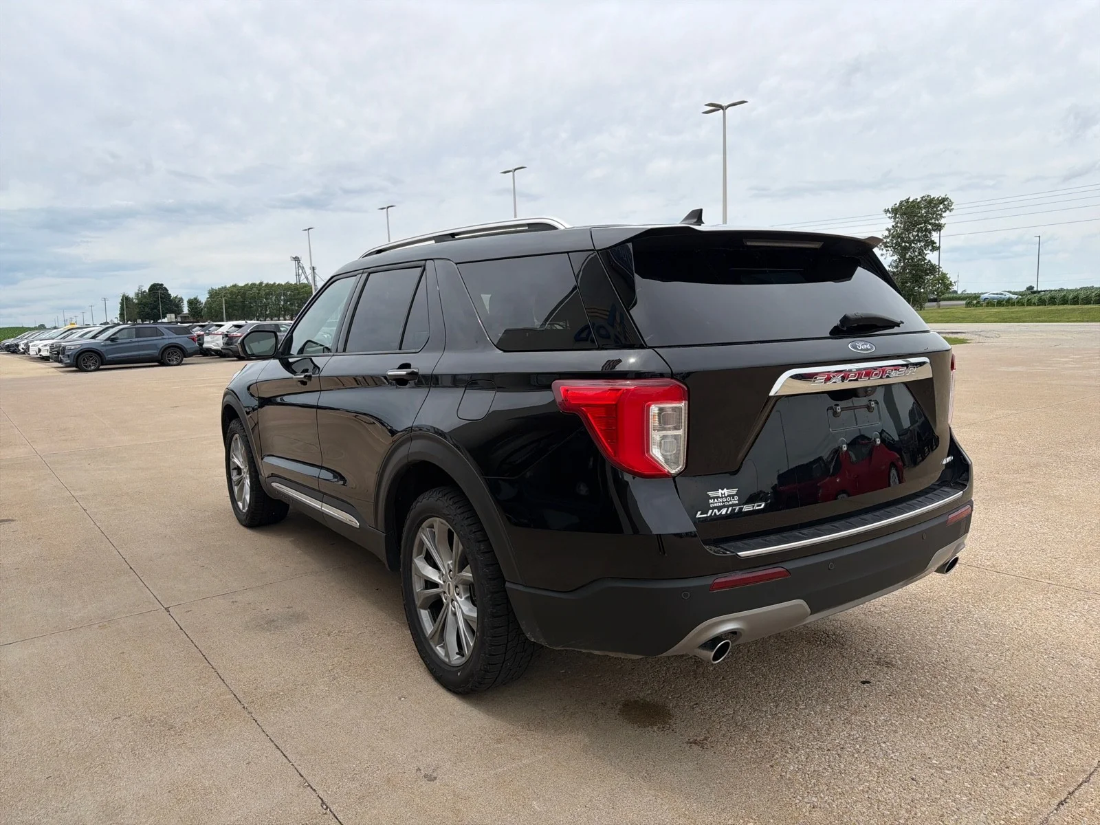 Used 2022 Agate Black Metallic Ford Limited image 6