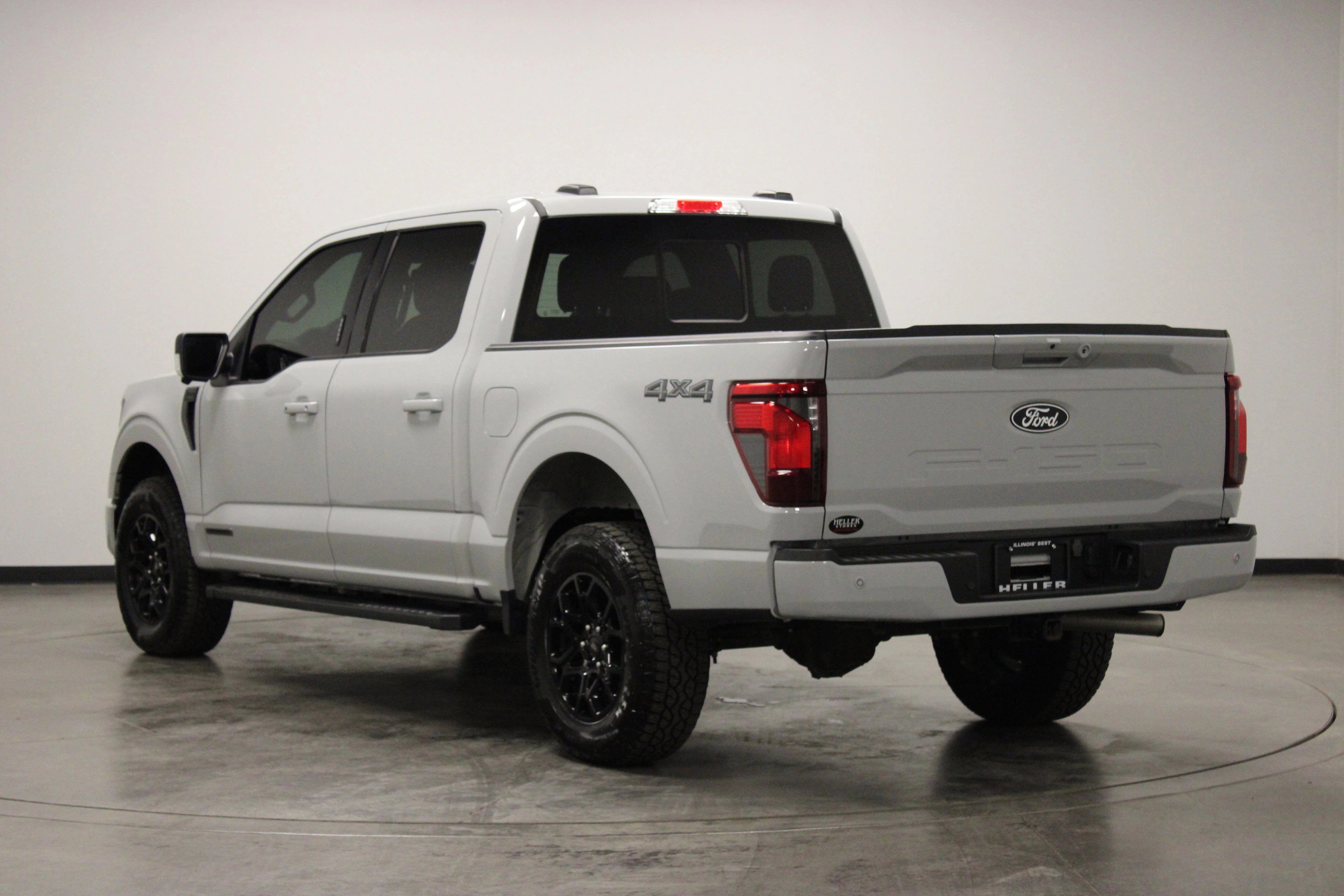 Used 2024 Avalanche Ford XLT image 6