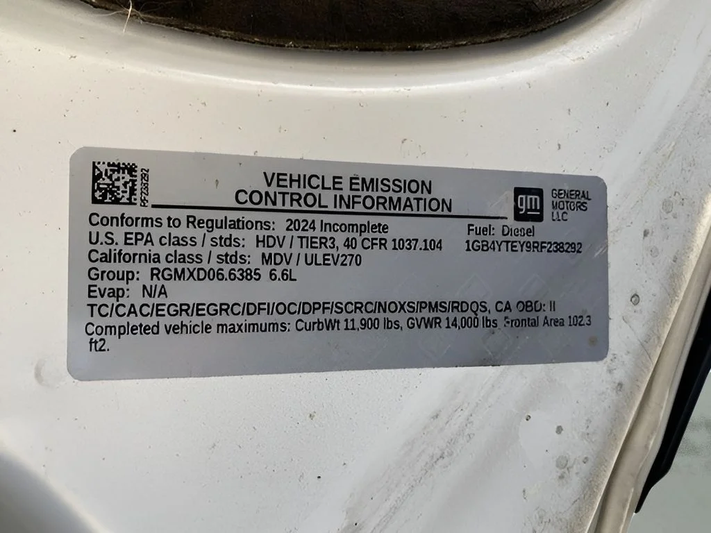 Used 2024 White Chevrolet LT image 77