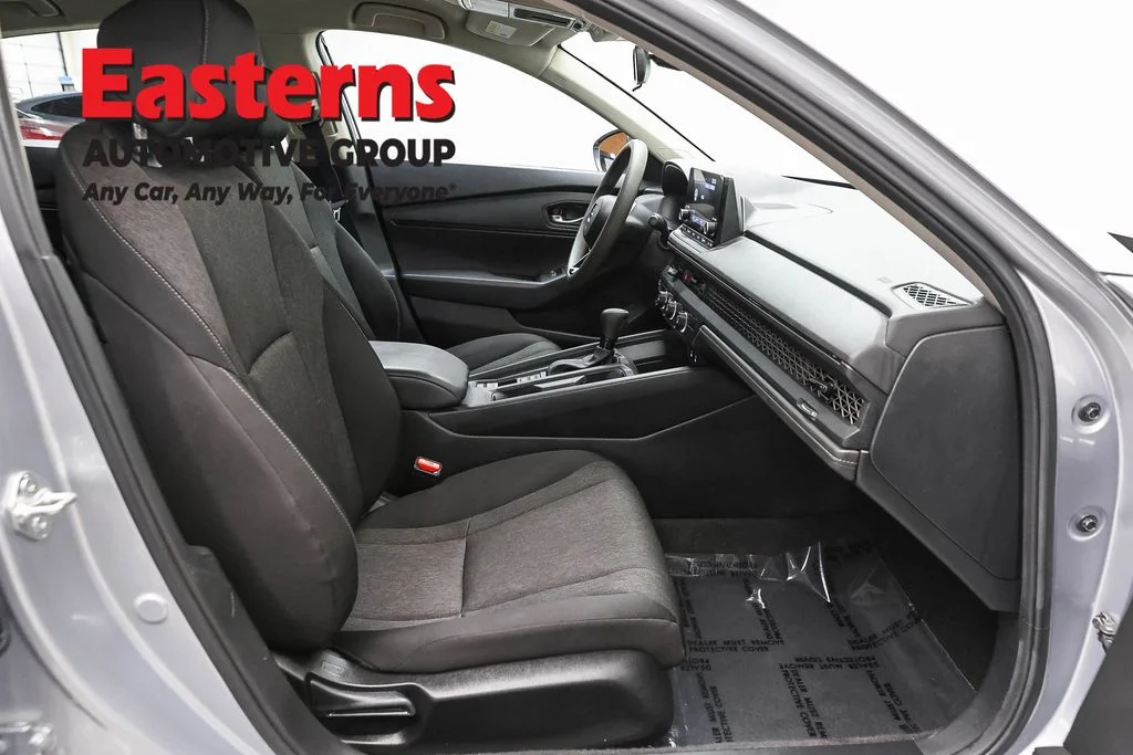 Used 2025 Silver Honda LX image 23