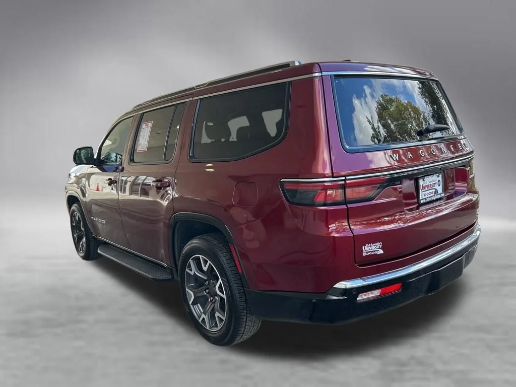 Used 2023 Red Jeep Series III image 3