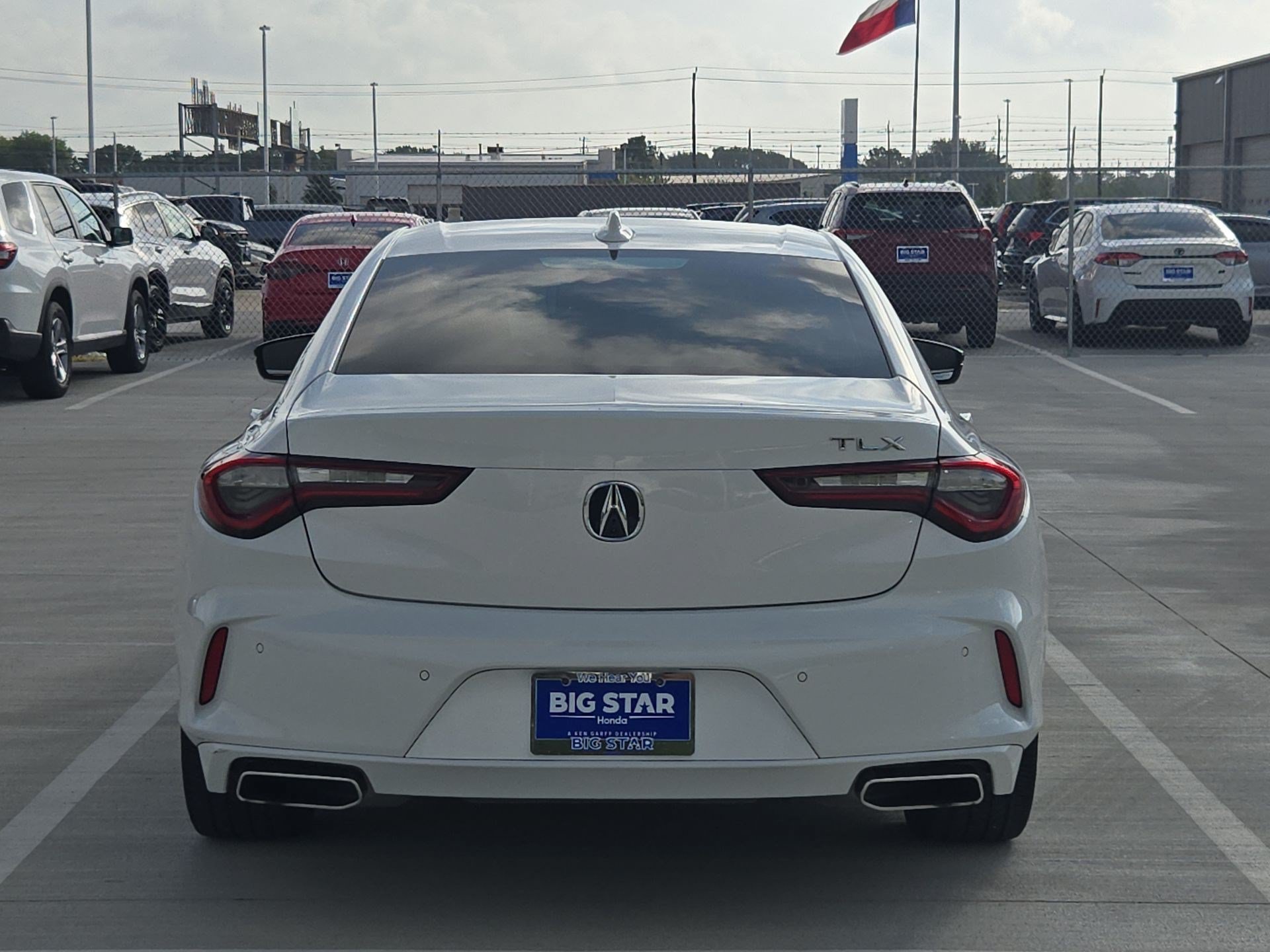 Used 2023 White Acura w/Technology Package image 4