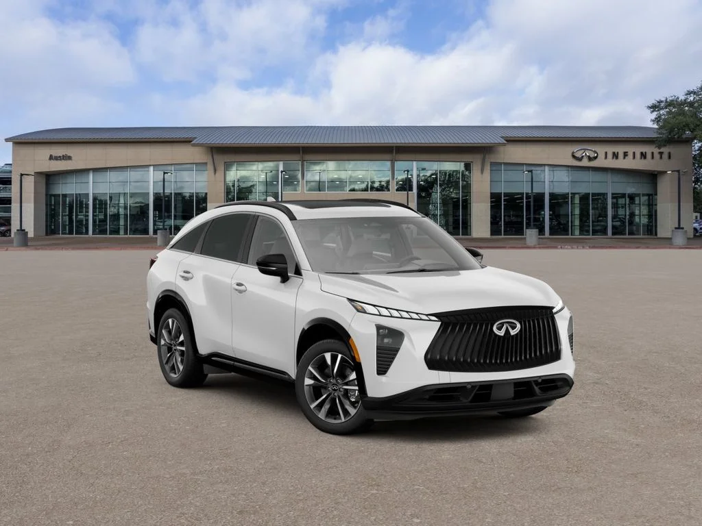 New 2027 RADIANT WHITE INFINITI LUXE image 4