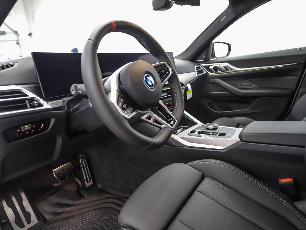 2025 BMW i4 M50 - Photo 10