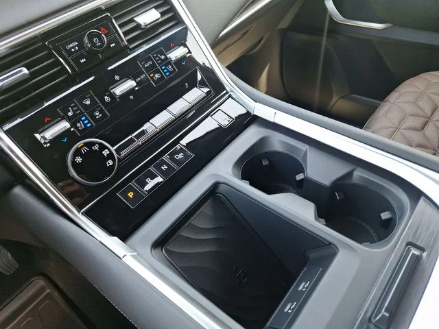 New 2026 Super Black Nissan Platinum image 24