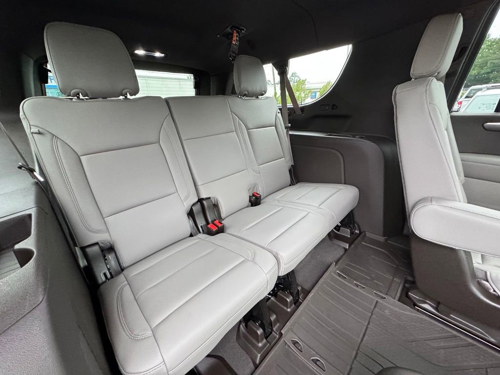 2026 Chevrolet Suburban LT - Photo 26