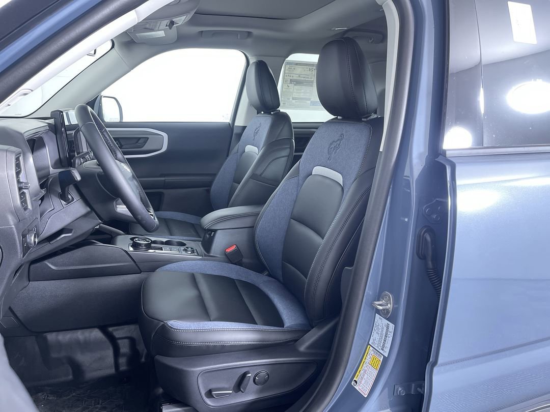 New 2025 Azure Gray Metallic Tri-Coat Ford Outer Banks image 15