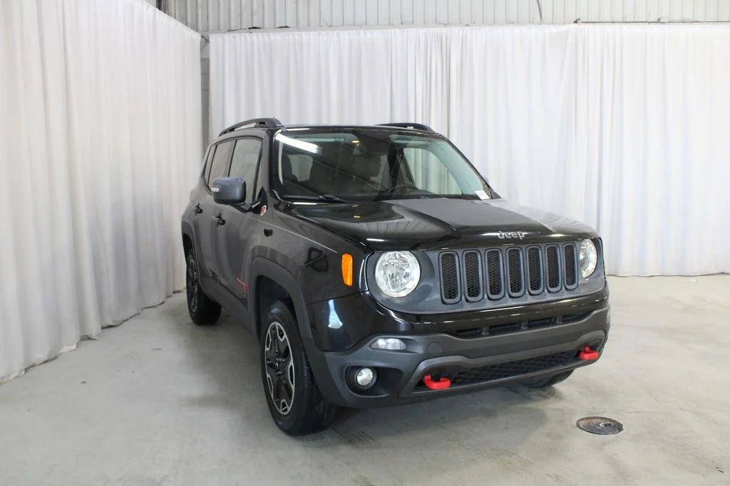 Used 2016 Black Jeep Trailhawk image 36