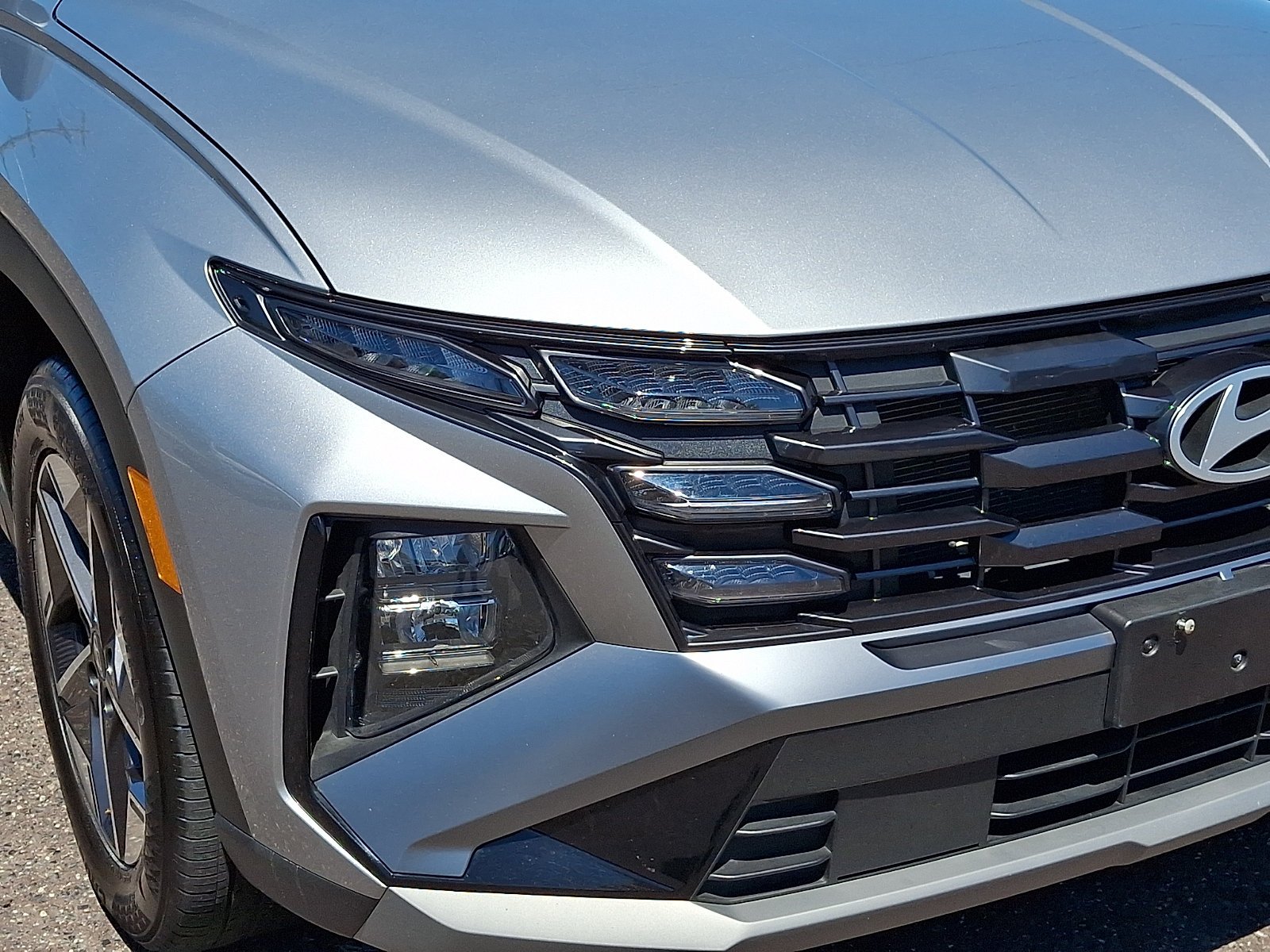 Used 2025 Shimmering Silver Hyundai SEL image 8