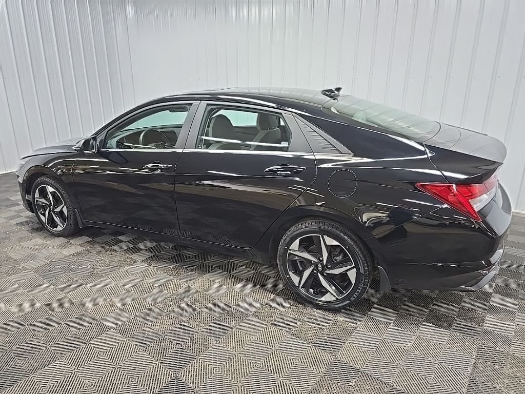 Used 2023 Black Hyundai Limited image 29