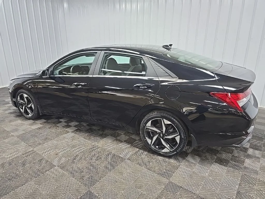 Used 2023 Black Hyundai Limited image 29