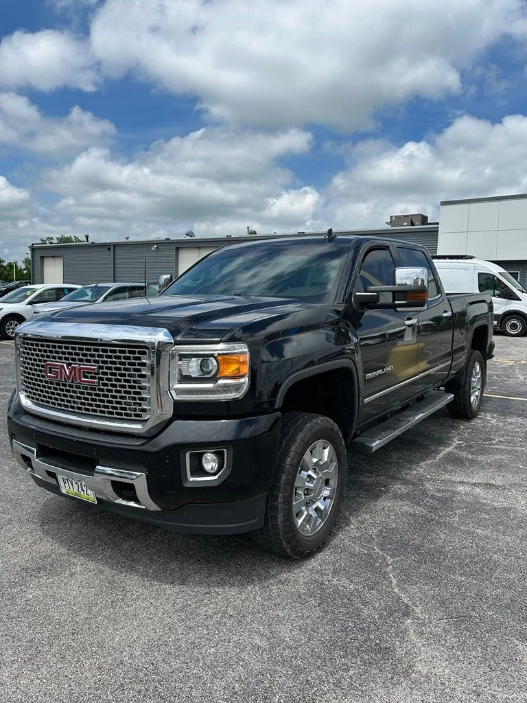 Used 2016 Black GMC Denali image 4
