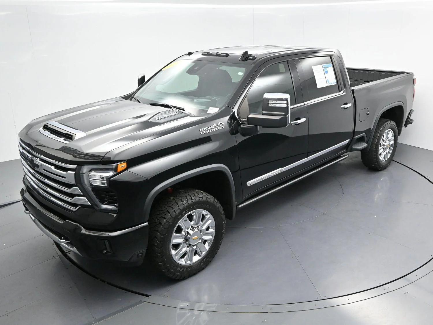 Used 2024 Black Chevrolet High Country image 40