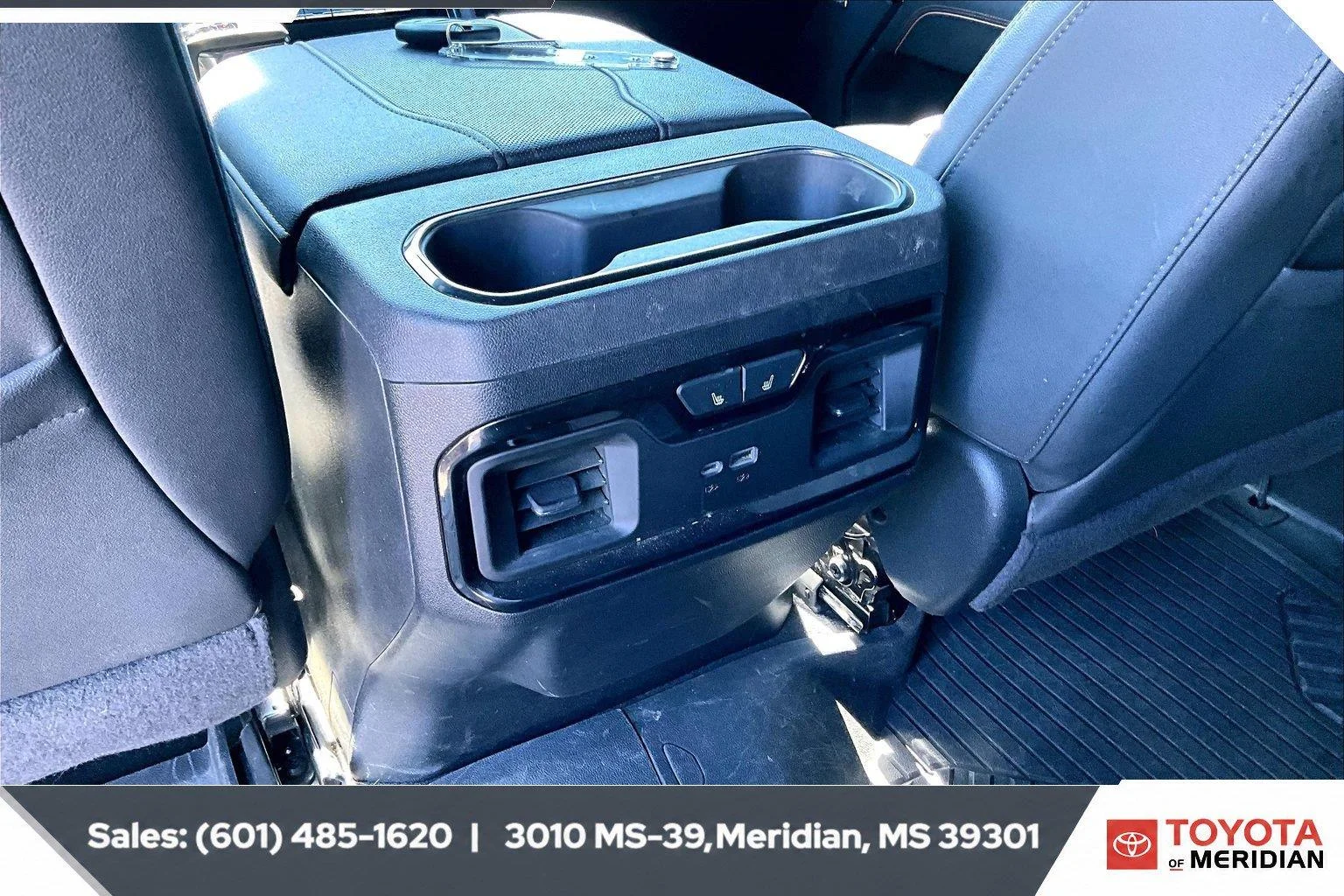 Used 2024 Summit White GMC AT4 image 24