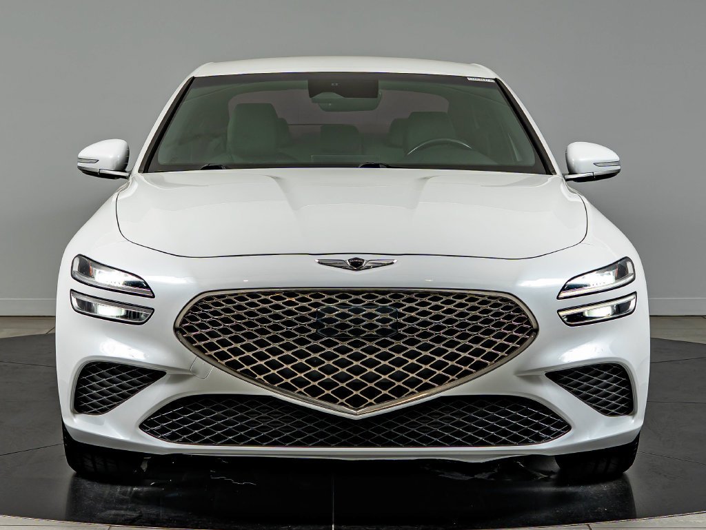 Used 2022 Uyuni White Genesis 3.3T image 2