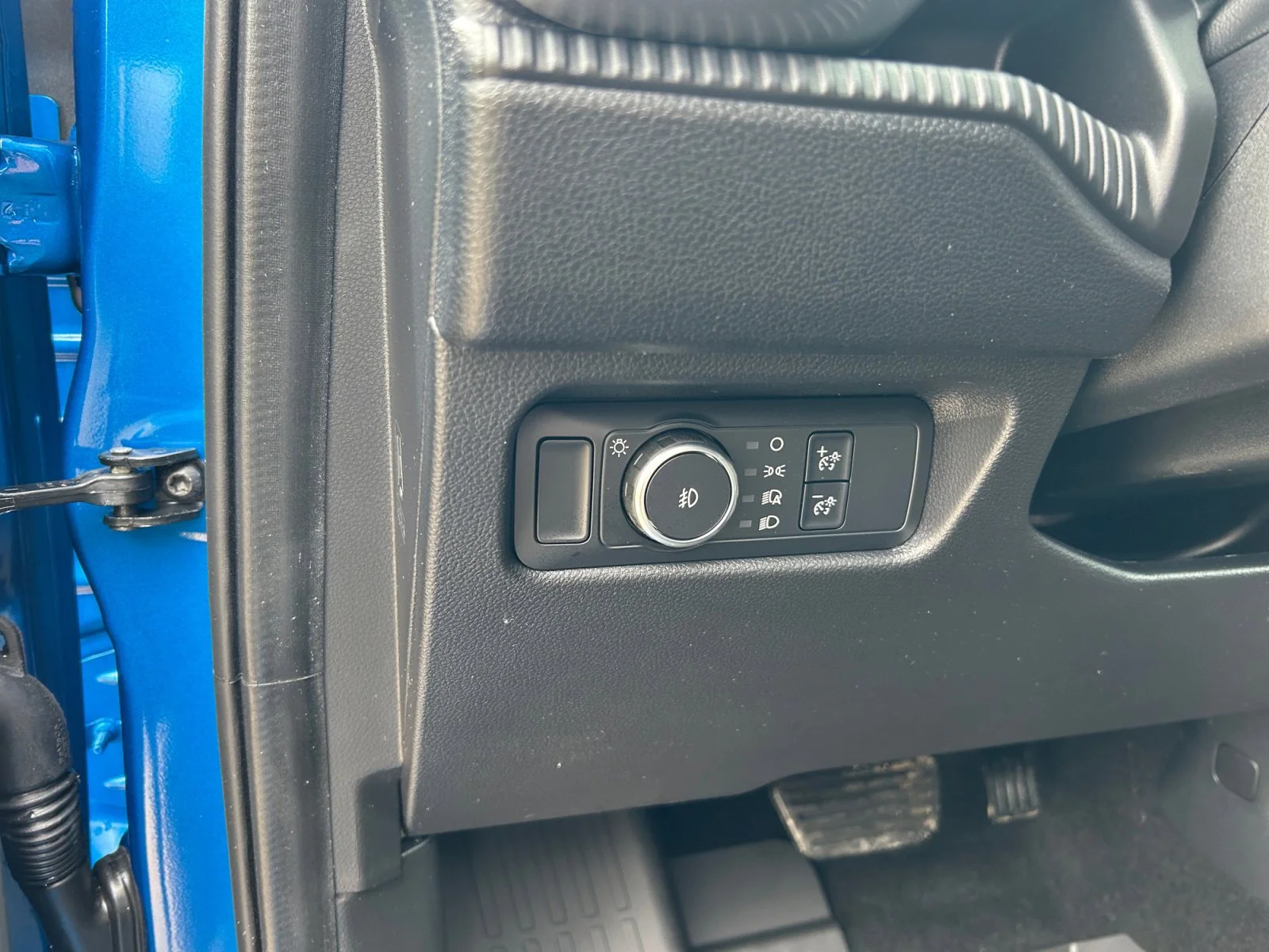 New 2026 Velocity Blue Metallic Ford XLT image 16