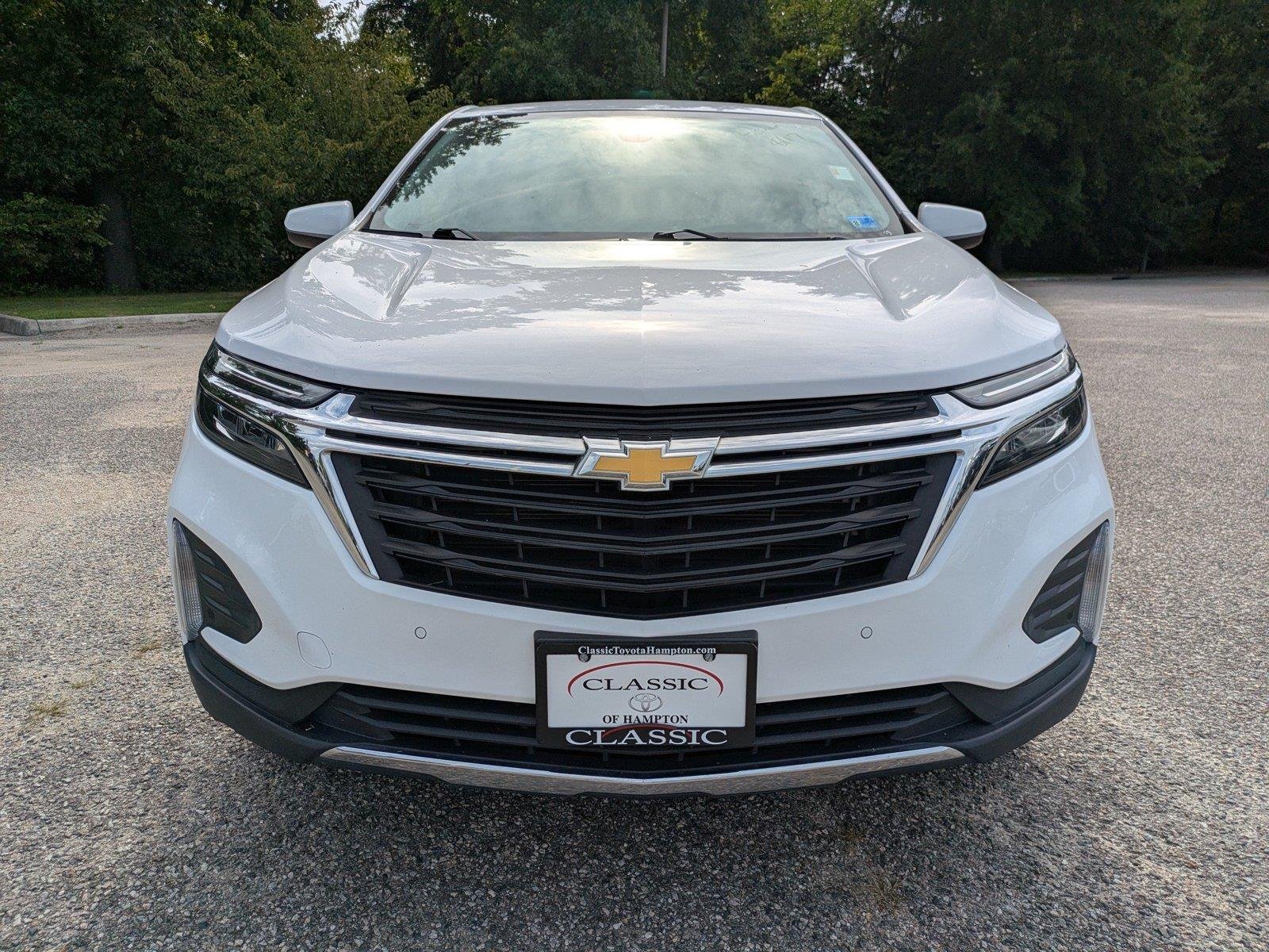 Used 2022 Summit White Chevrolet LT image 9
